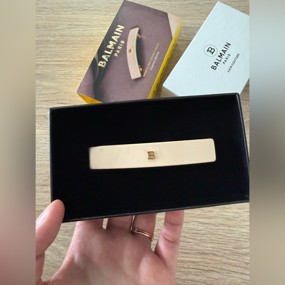 Balmain 18k Gold plated Hair Clip - Picture 4 of 12